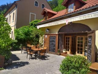Stodola-soukromý apartmán pro dva s venkovní vířivkou - Karlštejn - 1