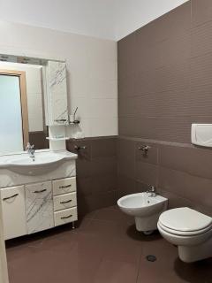Seaview Apartment Vlora - Vlora - 4