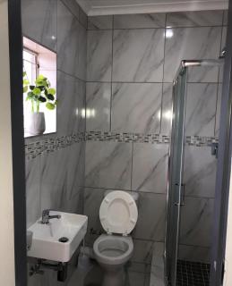 Pomona Lodge - 6