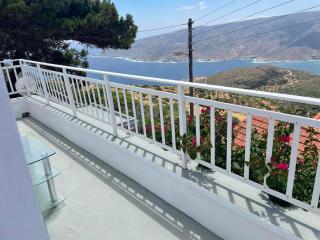 Traditional SeamansHouse Kochilos - 0