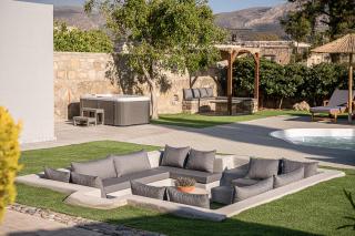 SivasZen Luxury Villa, with Heated Pool & Spa Whirlpool, By ThinkVilla - Sívas - 9