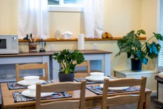 Adorable private suite with indoor fire place - Cochrane - 7