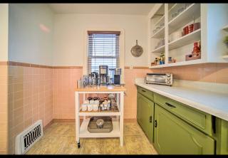 Modern Home • Family Friendly • Grill • Fireplace - Erie - 4
