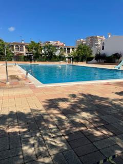 Adosado con piscina y tenis - 5