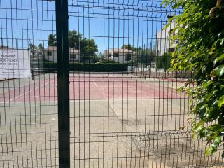Adosado con piscina y tenis - 1