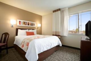 MainStay Suites Detroit Auburn Hills - 9