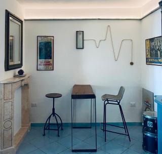 Black Market Hotel - Isquia - 2