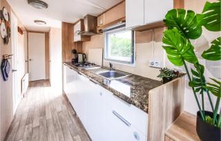 2 Bedroom Nice Home In Heinkenszand - heinkenszand - 4