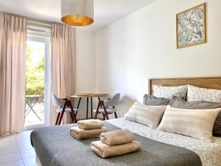 Studio en face Hopital Nord avec terrasse - Saint-Priest-en-Jarez - 2