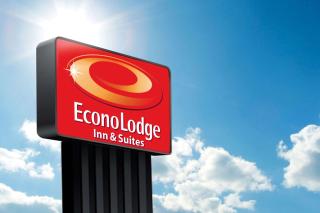 Econo Lodge Inn & Suites Yankton - 0
