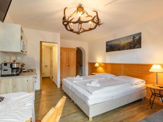 Studio Mittagssonne by Interhome - Neukirchen am Großvenediger - 1