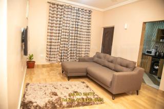 Mojo Apartment, Tema - Tema - 1
