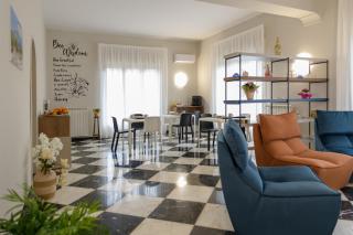 Bee Happy - Bed and Breakfast - 4