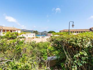 Apartment Le Belvédère - R1 110 by Interhome - 1