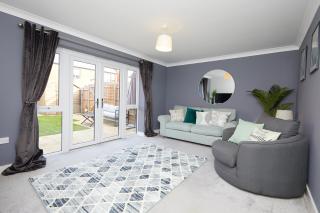 Royal Derby Hospital 3 bed Town House - 9