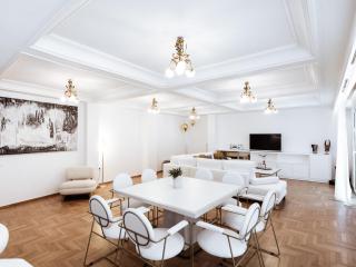 Luxury 3BR Apartment in the Heart of the City - Atene - 2