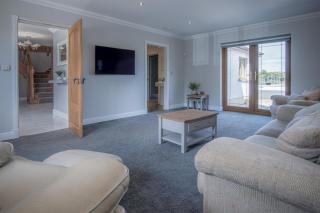 Knights Rest - 4 Bed Holiday Home - Princes Gate - Narberth - 7