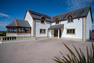 Knights Rest - 4 Bed Holiday Home - Princes Gate - Narberth - 2