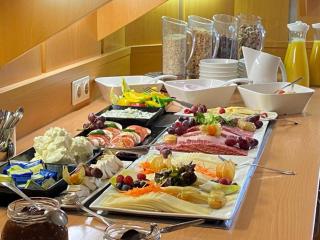 Hotel Am Schlosspark , Wiesbaden - 8
