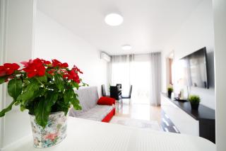 Прекрасная квартира где есть бассейн и парковка - Torrevieja - 7