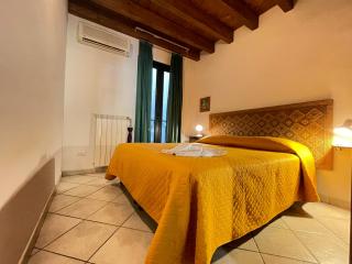 La Casa Gialla - Cagliari - 1