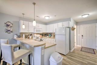 Screened Balcony with Views Sleek Lake Ozark Gem! - 1