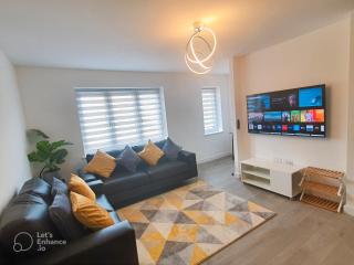Lovely home close to City Center & Rail Station - Chesterfield - 0