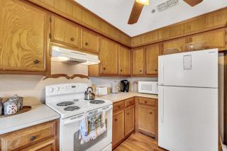 Homestead House - In Shadow Hills Golf Course Division Home - 3