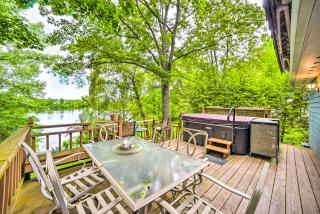 Cozy Retreat with Hot Tub, on Sleepy Hollow Lake! - Athens - 0