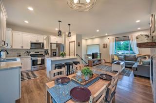 Lake Stevens Getaway 2 Decks with River Views - 3