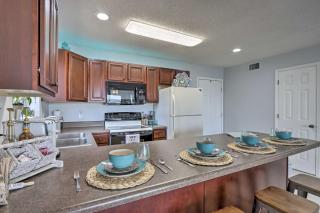 Pool Access and Lake Views Osage Beach Condo! - Osage Beach - 9