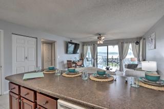 Pool Access and Lake Views Osage Beach Condo! - Osage Beach - 6