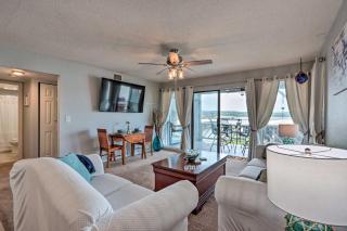Pool Access and Lake Views Osage Beach Condo! - Osage Beach - 4