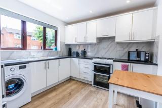 4 en-suite bedroom house with free parking Aylesbury - Buckinghamshire - 4