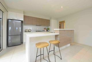 Hop, Skip, Beach - Rosebud - 8