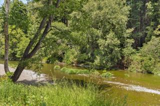 Cozy Creek Cabin - On Austin Creek Hot Tub - Dog Friendly - BBQ Grill - Fast WiFi - Cazadero - 2