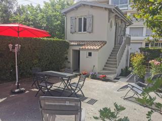Studio refait à neuf, 21m², 3 pers., jardin privatif, plage et commerces à proximité, parking inclus - FR-1-433-94 - Arcachon - 0