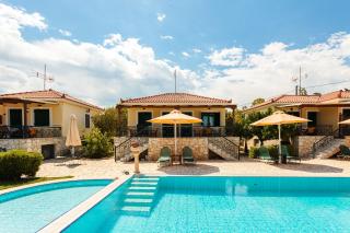 Dukes Poolside Houses - 4