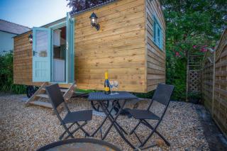 Rosemary - 1 Bedroom Shepherds Hut - Amroth - 2