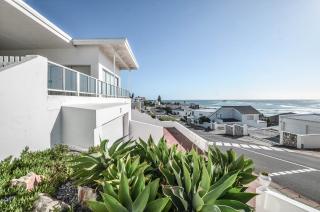 13 on Main - Yzerfontein - 9