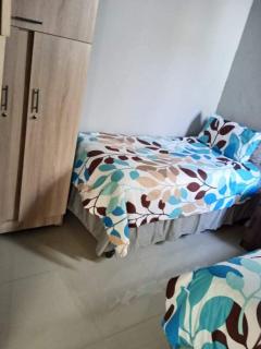 KWAMGOZIMBA GUEST HOUSE 2 Room7or5 - Durban - 2