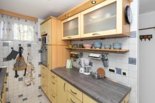 Spacious City Apartment with Balcony & Walk to Old Town - Split - 7