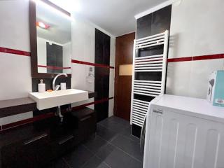 Central apartment in quiet neighborhood near sandy beach - 2