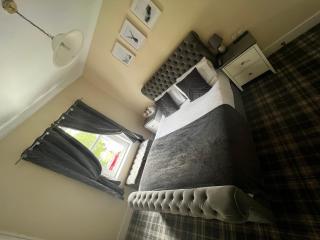 The Village Inn - Carstairs - 6