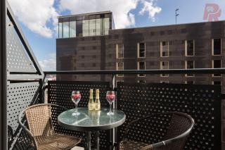 Central Massplaza 2 Bedroom Apartment With Balcony - Hi Floor - Birmingham - 9