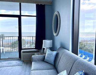 *FRESH & NEW OCEANFRONT*Pool*KING Bed*OMG VIEW*Approved Dogs*F22 - Myrtle Beach - 2