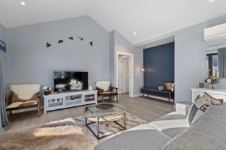 The Feather Lodge - Lake Hayes Estate Holiday Home - Arrowtown - 9