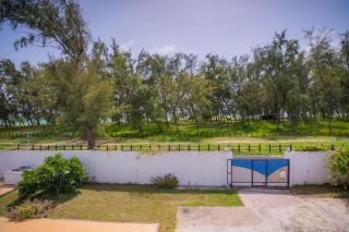 Villa Fitz: Sunlit Beach Getaway w/ Pool + WIFI - Belle Mare - 3