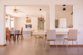 Villa Fitz: Sunlit Beach Getaway w/ Pool + WIFI - Belle Mare - 2