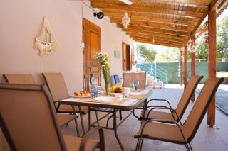 Malou Garden House Near The Beach - Glífa - 0